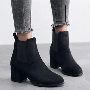 Chunky heeled Chelsea boot